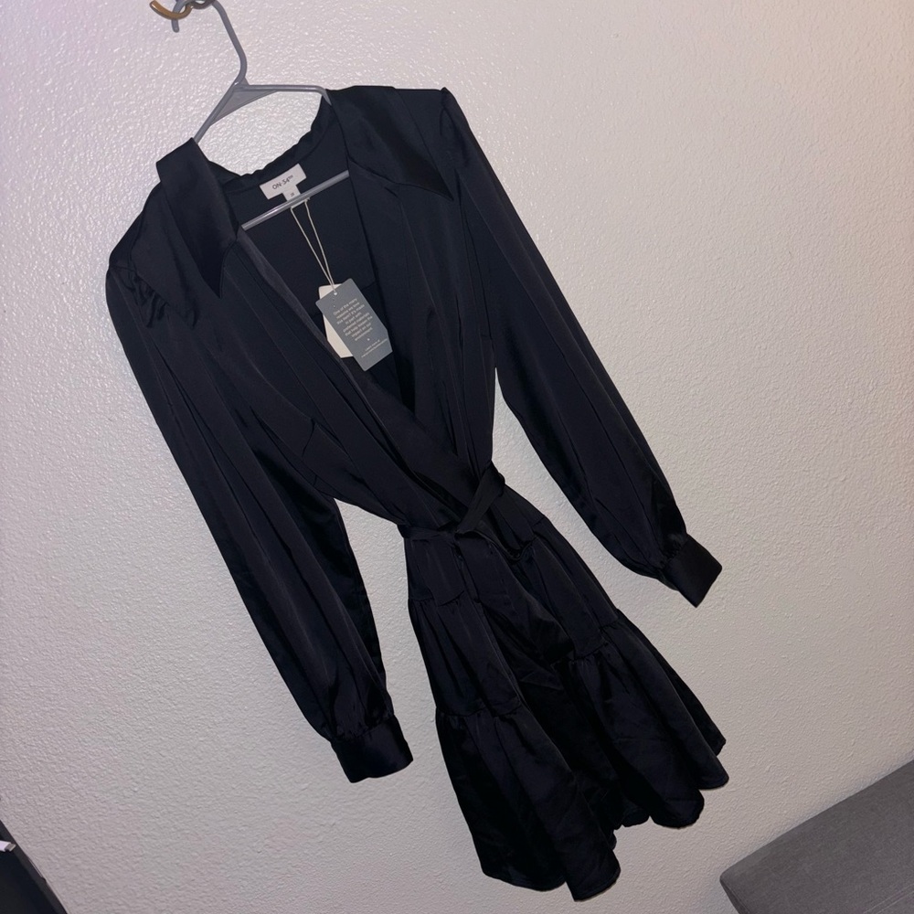 Chic Black Long-Sleeve Dress
